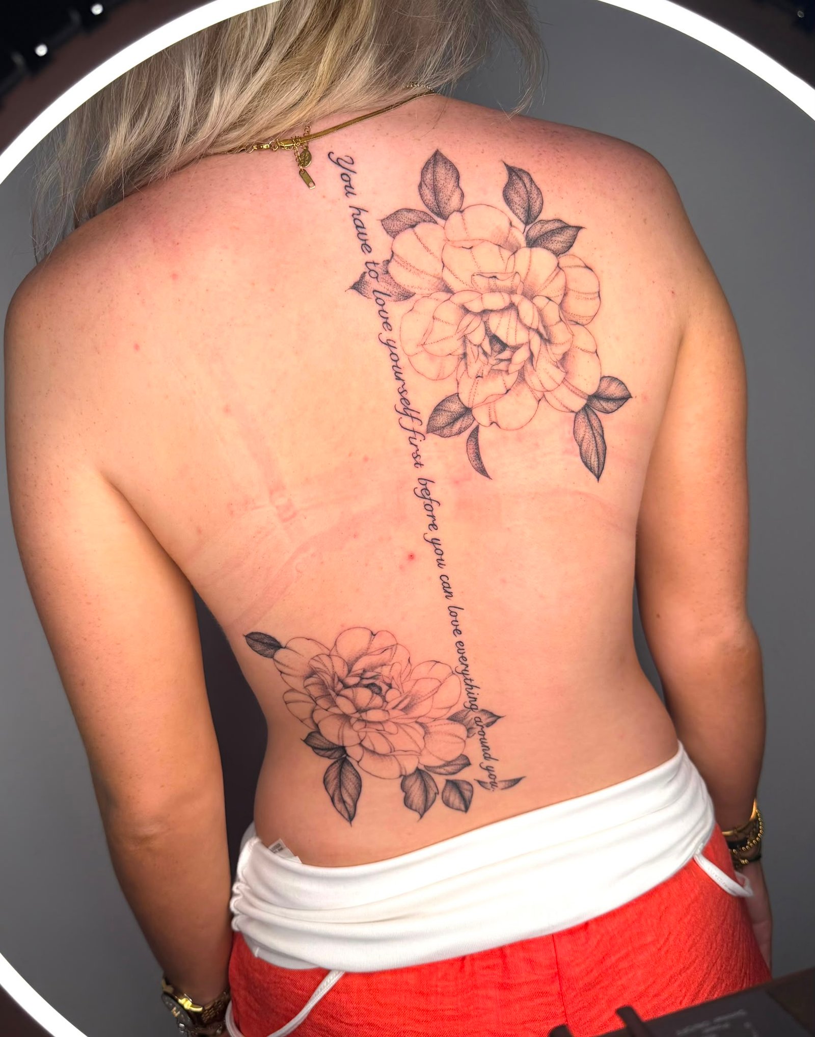 Fineline rug tattoo door Ink and Beauty by Tash